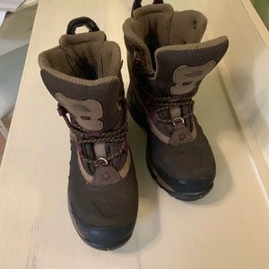 Winter hiking boots